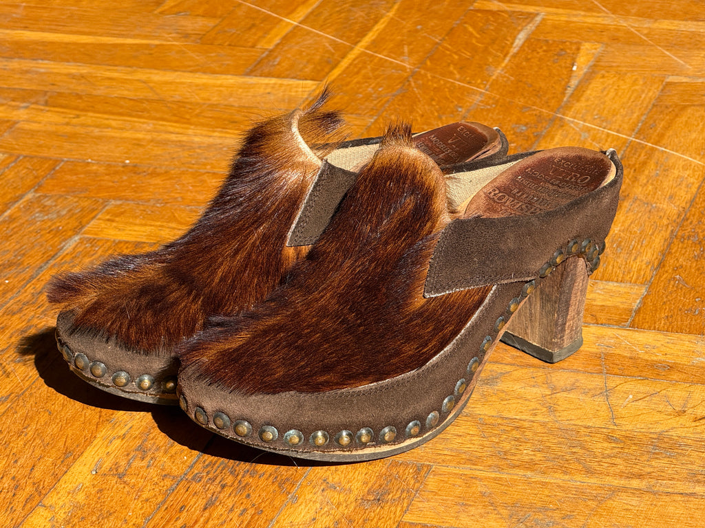 Fawn Clogs